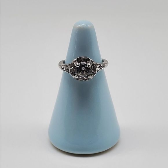 CZ Fashion Ring - Picture 3 of 6